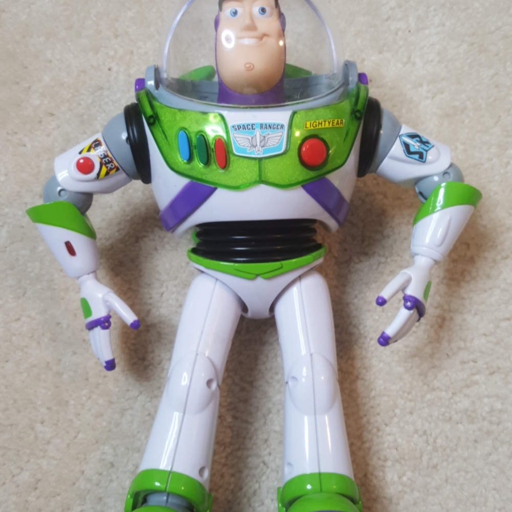 Toy Story Talking Buzz Lightyear Action Figure - Picture 5 of 8